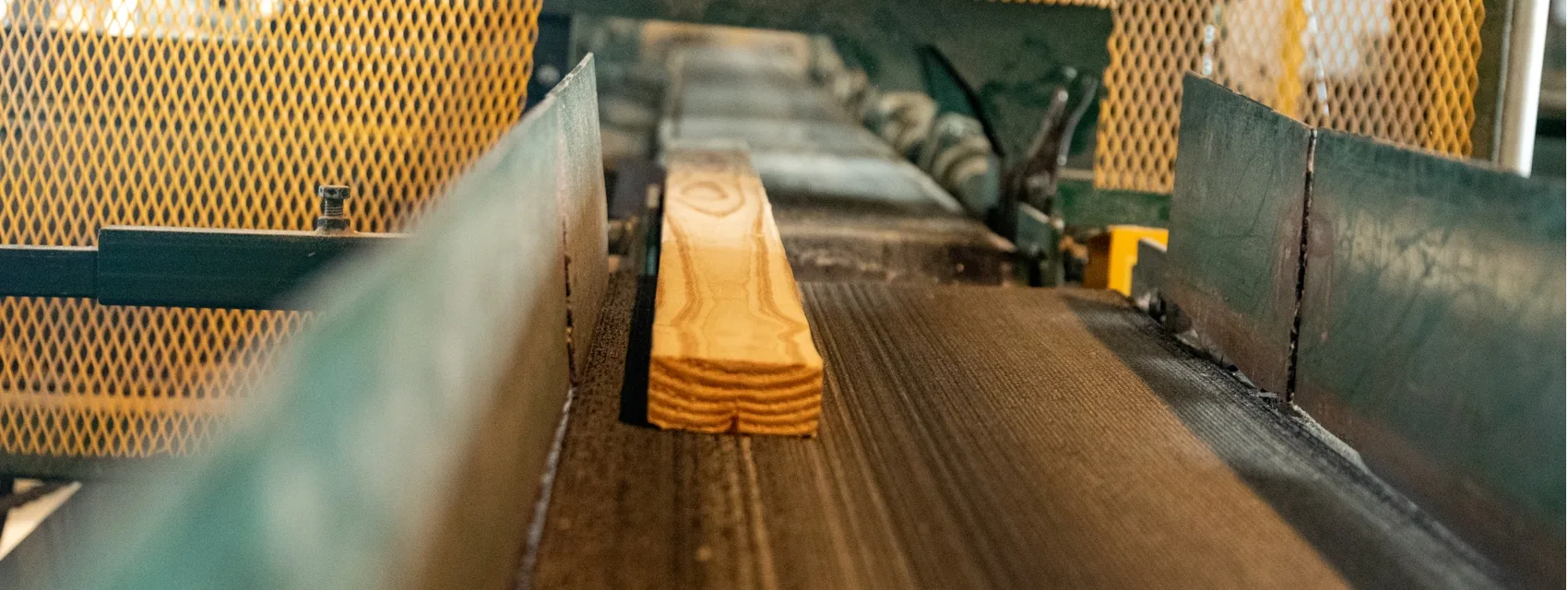 lumber cutting machine